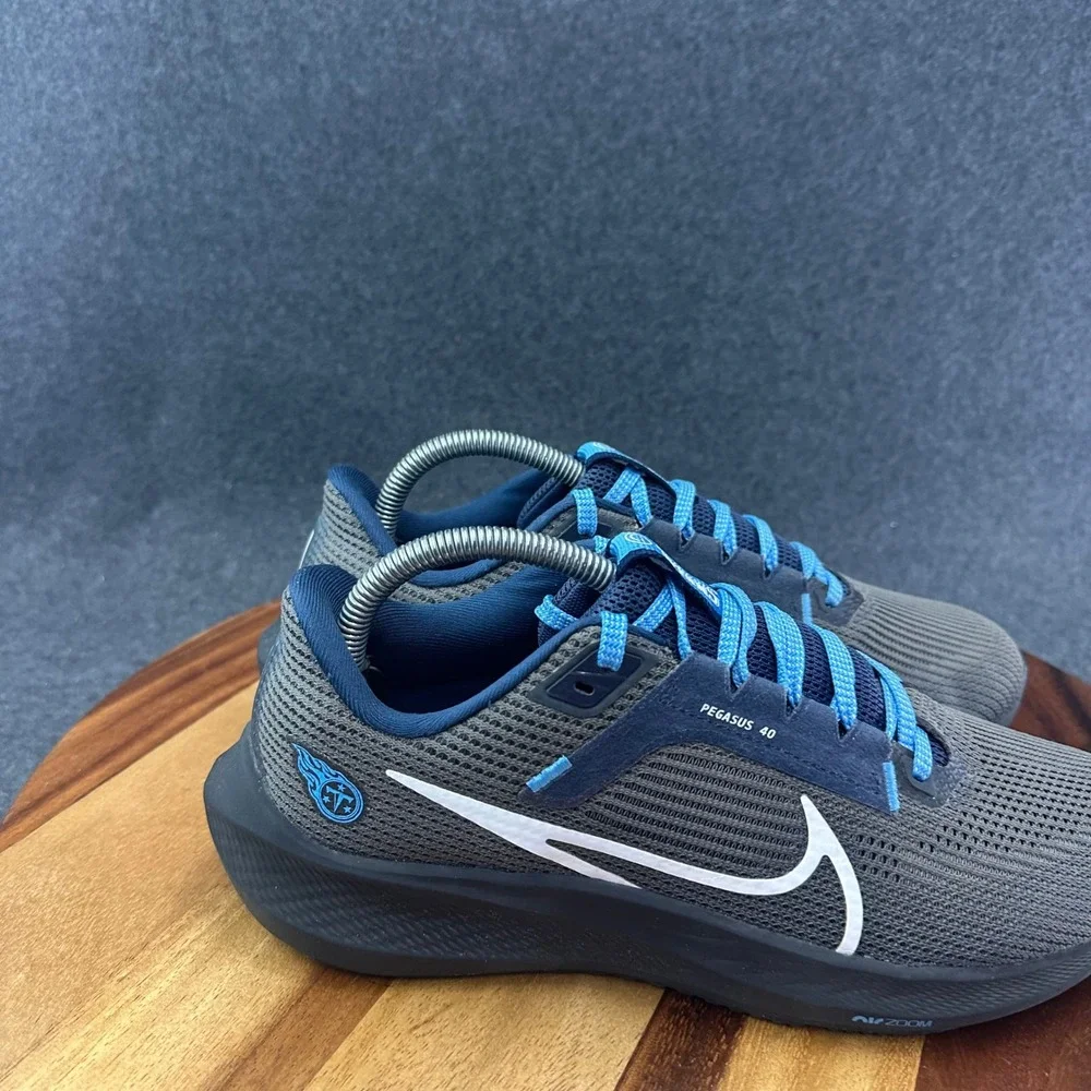 Nike NFL x Air Zoom Pegasus 40 Tennessee Titans DZ5970-001 Men's Size 8